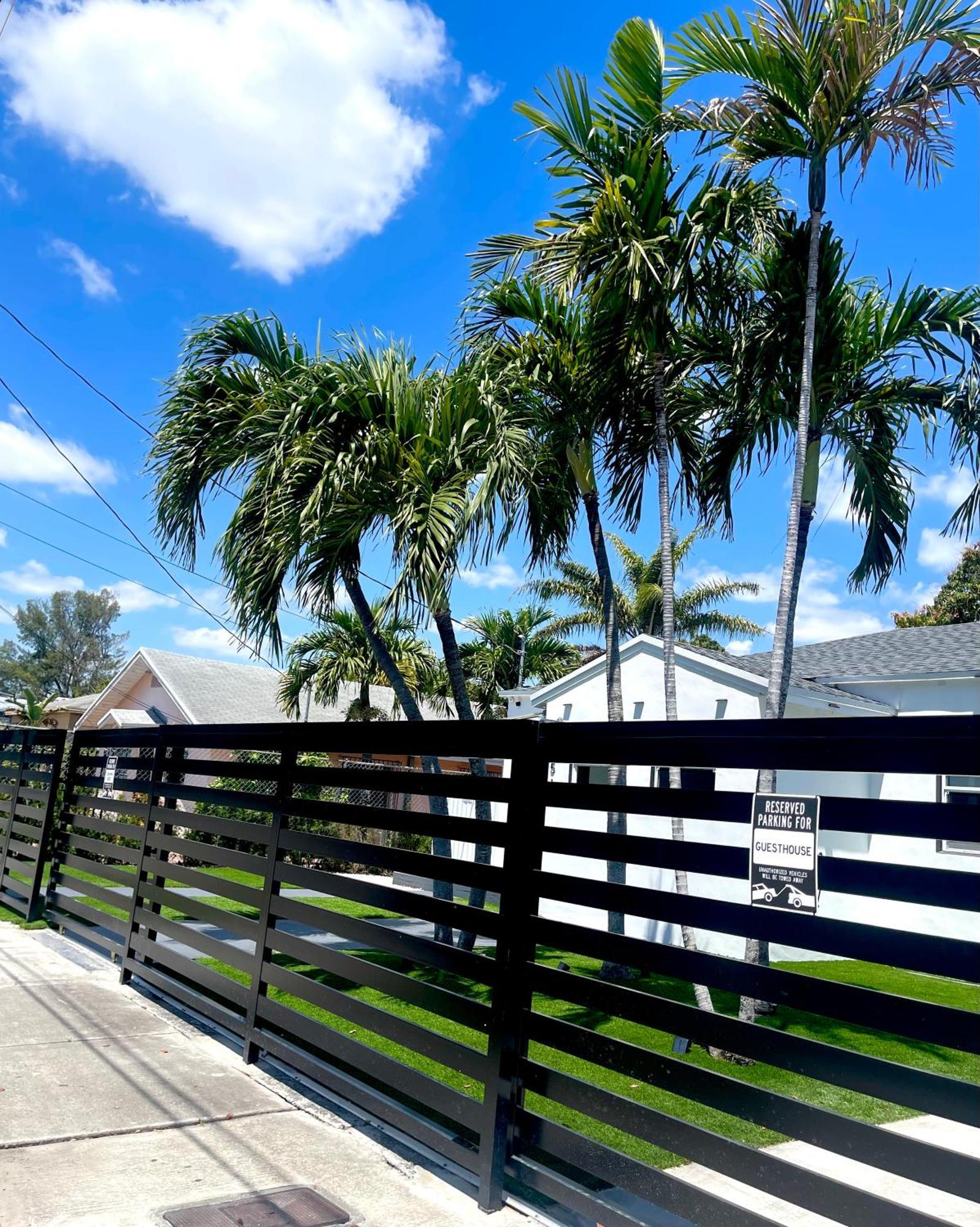 Casamia Only 10 Min To Wynwood With New Pool, Bikes, Parking And Privacy Hébergement de vacances