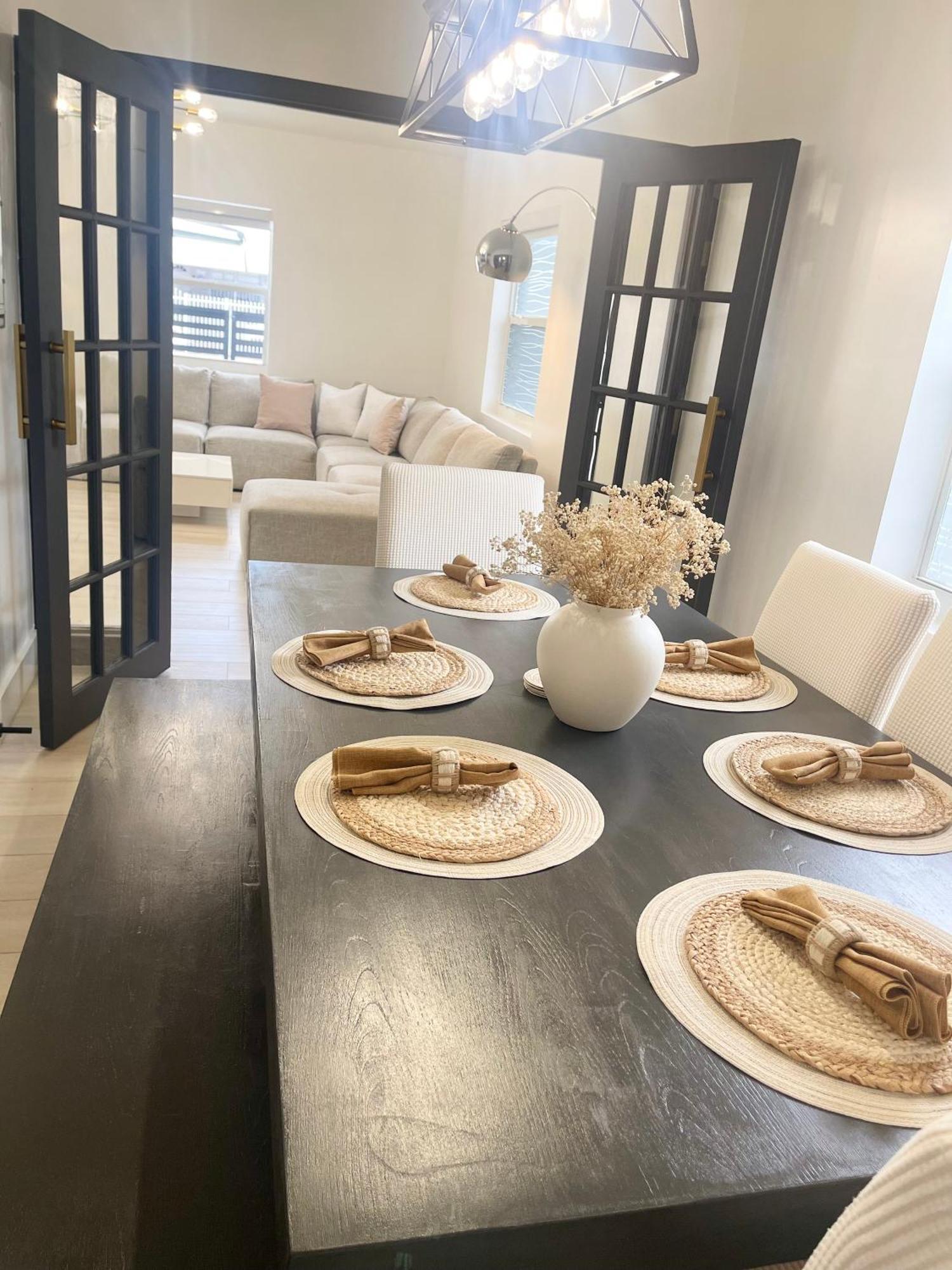 Casamia Only 10 Min To Wynwood With New Pool, Bikes, Parking And Privacy Hébergement de vacances *