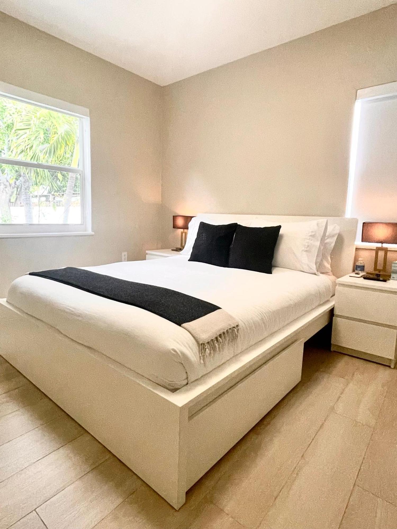 Casamia Only 10 Min To Wynwood With New Pool, Bikes, Parking And Privacy Hébergement de vacances *