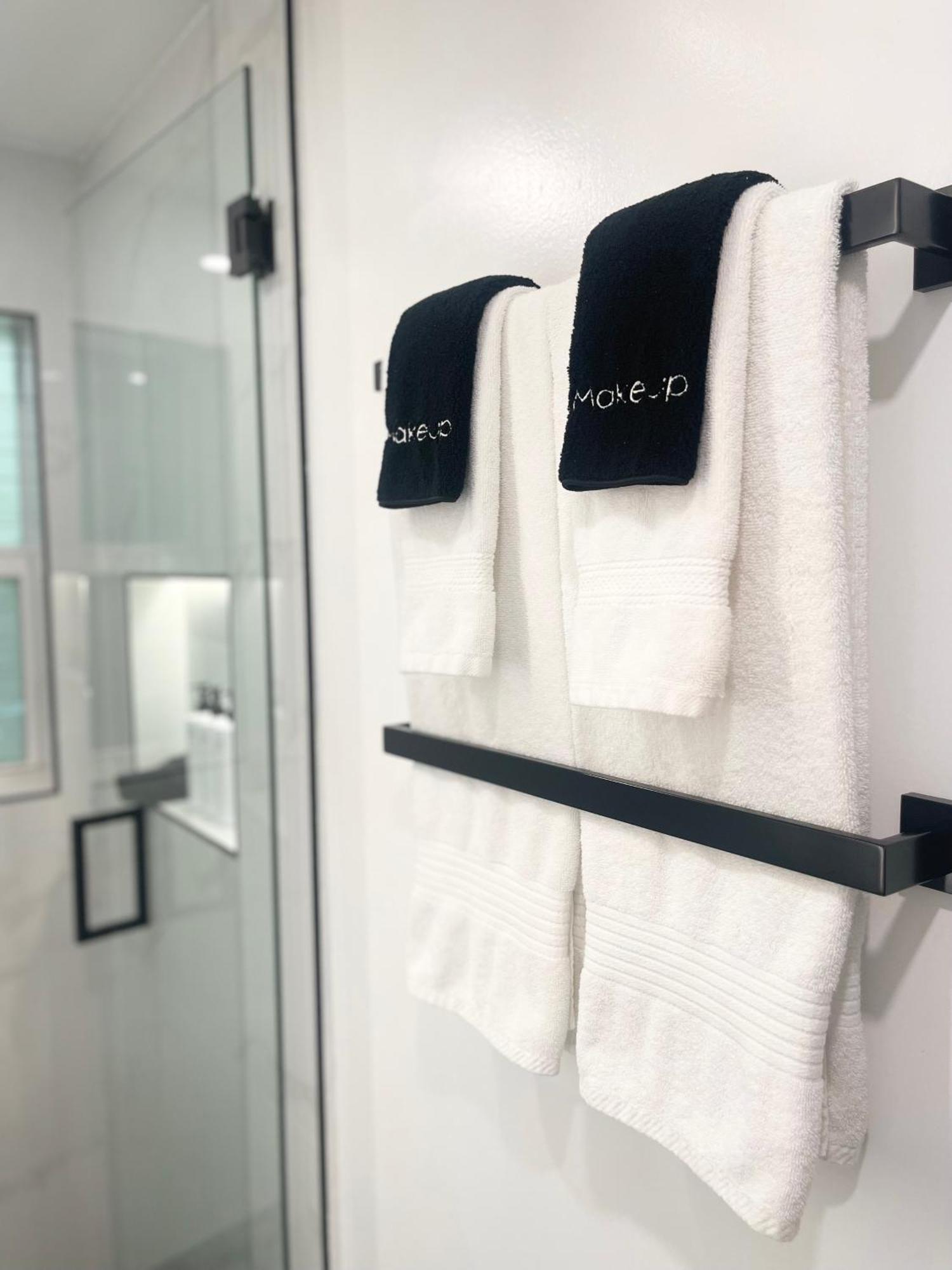 Casamia Only 10 Min To Wynwood With New Pool, Bikes, Parking And Privacy Hébergement de vacances *