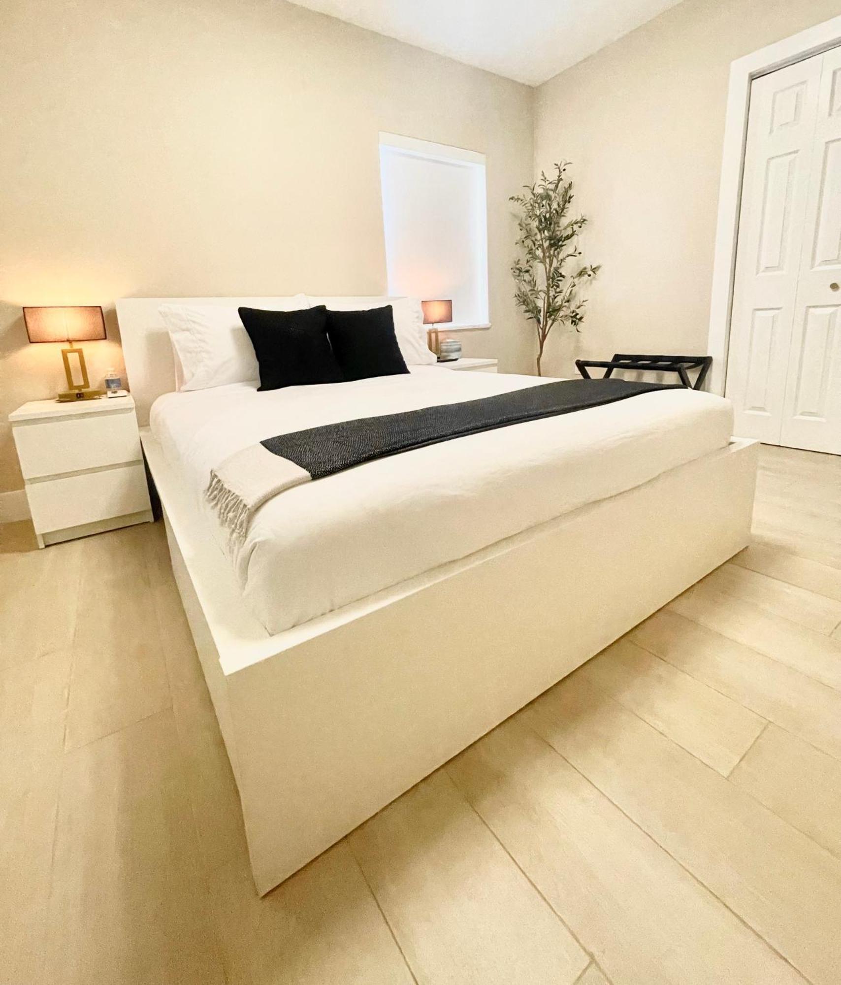 Hébergement de vacances Casamia Only 10 Min To Wynwood With New Pool, Bikes, Parking And Privacy *